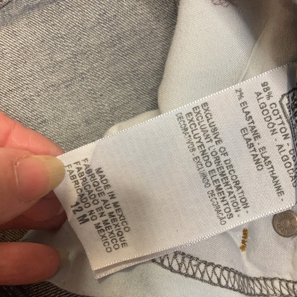 🎉HP🎉Levi’s low rise bootcut Jeans - Picture 6 of 10